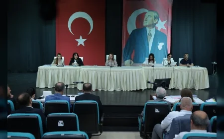 Konak Belediye Başkanı Nilüfer Çınarlı Mutlu: “Kamu için kamu yararına çalışan bir belediyeyiz”