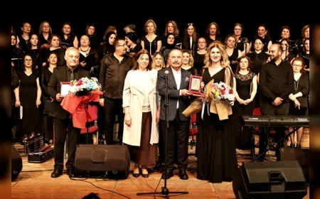 Çorum Valisi Ali Çalgan Türk Sanat ve Halk Müziği Koroları Konserinde Sanatçılarla Buluştu