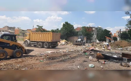 Yunusemre Belediyesi Hafsa Sultan Mahallesi’nde Usulsüz Dökülen 8 Kamyon Atığı Temizledi