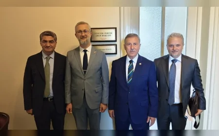 Yeni Yol Grup Başkanı Mehmet Emin Ekmen: “Ukrayna Tarafı Barışın Tesisi İçin Müzakere Masasına Hazır”