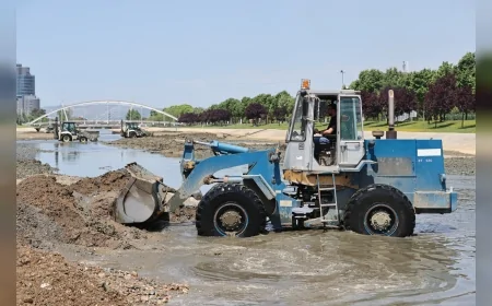Bursa Büyükşehir Belediyesi Nilüfer Çayı’nın Hüdavendigar bölümünde kapsamlı dere temizliği gerçekleştirdi
