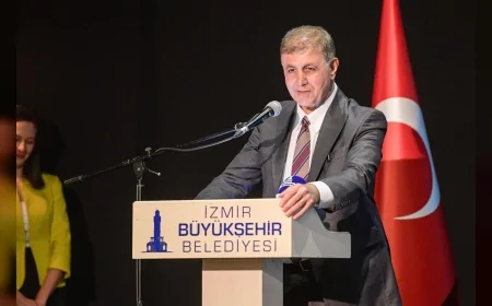 İzmir Büyükşehir Belediye Başkanı Dr. Cemil Tugay: “Nasıl Bir Dünyada Yaşamak İstediğinize Dair Hayalleriniz Olmalı”