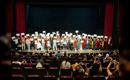 Aydın Büyükşehir Belediyesi Yaratıcı Drama Atölyesi Öğrencilerinden Yıl Sonunda Ayakta Alkışlanan Gösteri