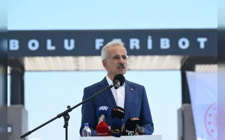 Ulaştırma ve Altyapı Bakanı Abdulkadir Uraloğlu: “Gelibolu Yeni Feribot İskelesi Lapseki-Gelibolu Hattına Yepyeni Bir Soluk Getirecek”