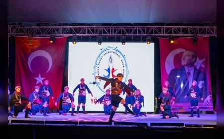 Bornova’da Kaşıkların Ritmi Dört Gün Boyunca Yankılandı, 5. Halk Dansları Festivali Gala Gecesiyle Tamamlandı