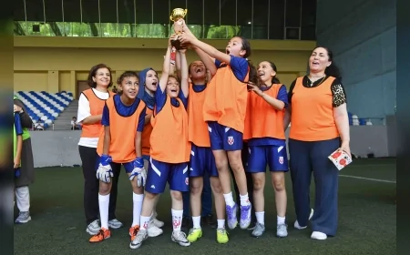 Ankara Büyükşehir Belediyesi FOMGET’in Anne-Kız Futbol Turnuvası’nda anneler ve kızları aynı takımda sahaya çıktı