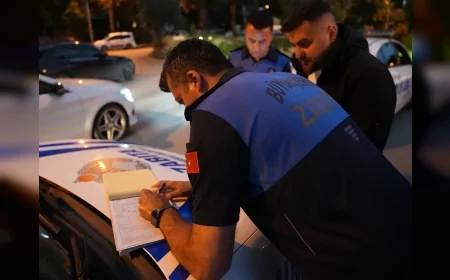 Denizli Büyükşehir Belediyesi Pamukkale ve Merkezefendi’de Kayıt Dışı Seyyar Satıcılara Yönelik Denetim Gerçekleştirdi