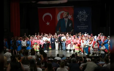 Aydın Büyükşehir Belediyesi Kültür Merkezleri Kursiyerleri Yıl Sonu Gösterilerinde Sanatseverlerle Buluştu!