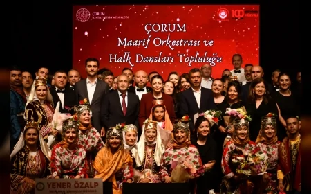 Çorum’da Öğretmenlerin Sahnelediği Kültür ve Sanat Gecesi Büyük İlgi Gördü