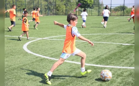 ŞEHZADELER BELEDİYE BAŞKANI HAKAN ŞİMŞEK: “ÇOCUKLARIMIZIN SPORLA İÇ İÇE BİR YAZ GEÇİRMESİNİ ÖNEMSİYORUZ”
