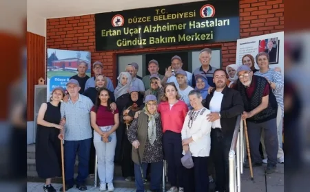 Düzce Belediyesi Tarım Akademisinin Ata Tohumu Fideleri Huzurevi ve Alzheimer Merkezi Sakinleriyle Toprakla Buluştu