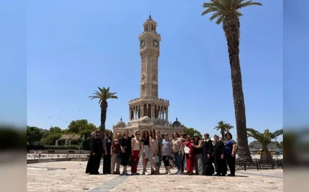 Yunusemre Belediyesi Kursiyerleri İzmir Gezisiyle Tarihi ve Kültürel Noktaları Yakından Tanıdı