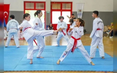 Gaziemir Belediyesi Taekwondo Kursunda Eğitim Alan 81 Sporcu Kuşak Sınavını Başarıyla Tamamladı