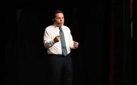 Manisa’da Prof. Dr. Ahmet Özer Barış Dilinde Hukuk ve Demokrasi Konferansında Gündemi Değerlendirdi