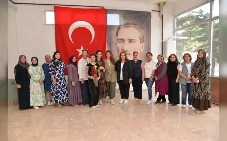 Kahramankazan’da Kadınlara Yönelik “Yüzünüzdeki Doğal Gücü Keşfedin” Semineri Yoğun İlgi Gördü