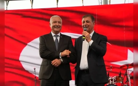 Kemalpaşa’da 53’üncü Altın Kiraz Kültür ve Sanat Festivali binlerce kişinin katılımıyla tamamlandı
