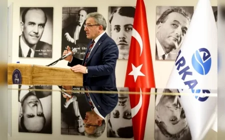 Arkas Holding Yönetim Kurulu Başkanı Lucien Arkas’ın bağışladığı Steinway &amp; Sons piyanosu DEÜ Devlet Konservatuvarı’nda hizmete açıldı