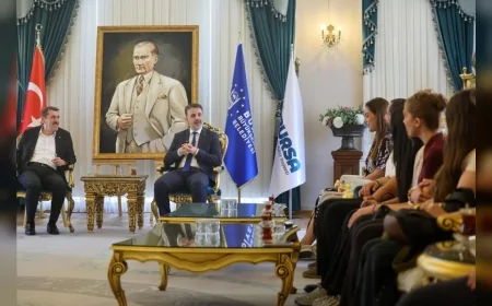 Bursa Büyükşehir Belediyesi Başkan Vekili Şahin Biba: “Milli takım maçlarını artık sizin marşınız eşliğinde izleyeceğiz”