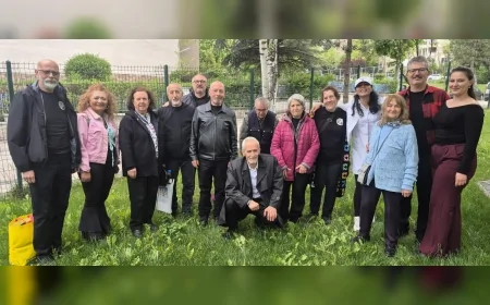 Odunpazarı’ndaki Koca Çınar Yaşam Merkezi’nde tiyatro ve müzikle dolu etkinlik büyük ilgi gördü