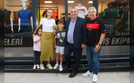 Yalova Belediye Başkanı Mehmet Gürel İstanbul Caddesi’nde Esnaf ve Vatandaşlarla Buluştu