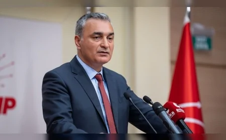 CHP Genel Başkan Yardımcısı Müslim Sarı: “Hak Arayan ve Emeğinin Karşılığını İsteyen Öğretmenlerimizin Yanındayız”