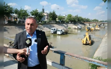 Adana Büyükşehir Belediye Başkan Vekili Güngör Geçer: “Temiz bir Adana için ve sivrisinekle mücadelede kent genelinde yoğun çalışıyoruz”