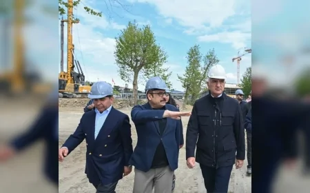 BAKAN MEHMET NURİ ERSOY: “HAYDARPAŞA YILLAR SONRA YENİDEN TARİHİ SİLÜETTEKİ YERİNİ ALMAYA BAŞLADI”