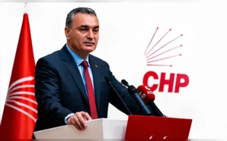 CHP Parti Sözcüsü ve Genel Başkan Yardımcısı Deniz Yücel: “Sorumluluk taşırken sessiz kalıp sonradan eleştirmek siyasi tutarlılıkla bağdaşmıyor”