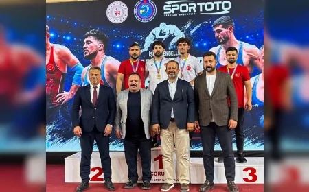 Çorum Belediyesi Spor Kulübü Sporcusu Eren Uzun İşitme Engelliler Türkiye Güreş Şampiyonası’nda Altın Madalya Kazandı
