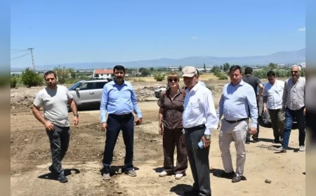 Manisa Büyükşehir Belediyesi Salihli’de Selin İzlerini Silmek İçin Tüm Birimleriyle Sahada