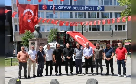 Geyve Belediyesi 7 Milyon Lira Değerindeki Yeni Silindiri Araç Envanterine Kazandırdı