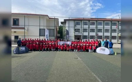 Manisa’da Düzenlenen Gençlik ve Spor Festivalleri Kapsamında Öğrenciler Hokey Branşıyla Buluştu