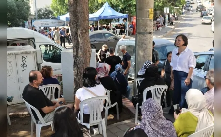 Karabağlar Belediye Başkanı Helil Kınay YKS Heyecanını Ailelerle Paylaştı ve Öğrencilere Başarı Diledi