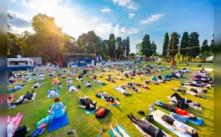 İzmir Büyükşehir Belediyesi’nin Yoga Festivali Kültürpark’ta Yüzlerce Katılımcıyı Buluşturdu