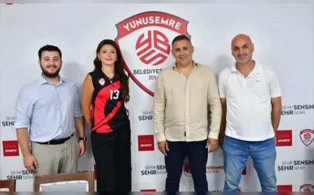 Yunusemre Belediyespor Genç Orta Oyuncu Esennur Atay ile Yeni Sezon İçin Sözleşme Yeniledi