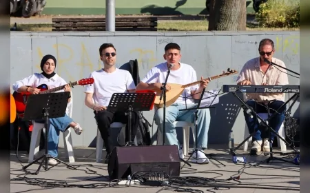Yalova Çocuk ve Genç Kent Orkestrası Şelale Park’ta sahne aldı, genç yetenekler alkış topladı