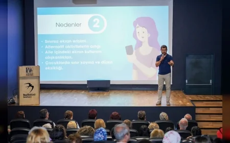 Beylikdüzü Belediye Başkan Yardımcısı Emel Turan: "Yetişkinler olarak en önemli rol model bizleriz, çocuklardan önce kendi ekran kullanımımızı gözden geçirmemiz gerekiyor"