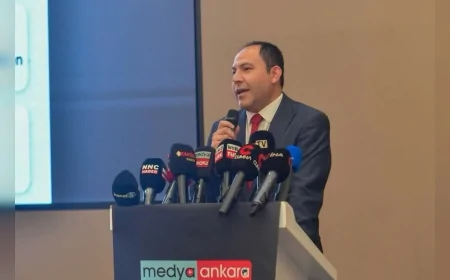 Medya Ankara tarafından düzenlenen 5'inci Başkente Değer Ödülleri'nde Ankara'ya katkı sunan isimler ödüllendirildi