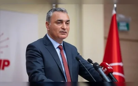 CHP Genel Başkan Yardımcısı Müslim Sarı: “Sürecin şeffaf, tarafsız ve evrensel hukuk ilkeleri çerçevesinde yürütülmesini bekliyoruz”
