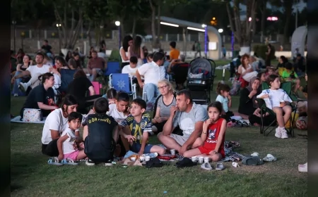 Aydın Büyükşehir Belediyesi açık hava sineması etkinlikleriyle yaz akşamlarını vatandaşlarla buluşturdu