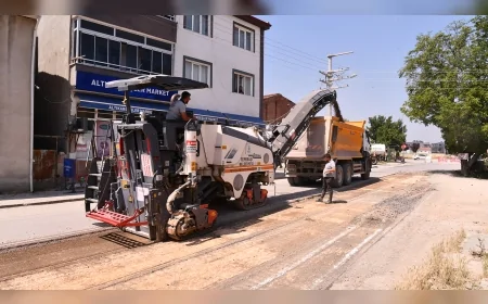 TEPEBAŞI BELEDİYESİ FEN İŞLERİ EKİPLERİ ÜSTYAPI ÇALIŞMALARINI EŞ ZAMANLI OLARAK SÜRDÜRÜYOR ÇAMLICA ZİNCİRLİKUYU ERTUĞRULGAZİ VE ŞİRİNTEPEDE YOĞUN MESAİ