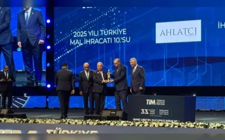 Cumhurbaşkanı Recep Tayyip Erdoğan, Ahlatcı Holding Yönetim Kurulu Başkanı Ahmet Ahlatcı'ya Mücevher Sektörü İhracat Türkiye Birinciliği Ödülünü Verdi