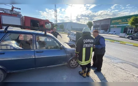 Çorum'da akaryakıt istasyonunda yakıt aldıktan sonra alev alan otomobil faciaya dönüşmeden söndürüldü