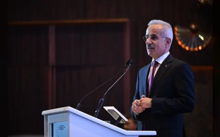 ULAŞTIRMA VE ALTYAPI BAKANI ABDULKADİR URALOĞLU: “HÜRMÜZ BOĞAZI VE BASRA KÖRFEZİ'NDE BEKLEYEN 15 GEMİMİZ GÜVENLE BÖLGEDEN AYRILDI”