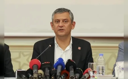 CHP Genel Başkanı Özgür Özel: “Silahların Susmasını Çok Önemsiyoruz Ama Demokratikleşme Olmadan Da Barış Olmaz”