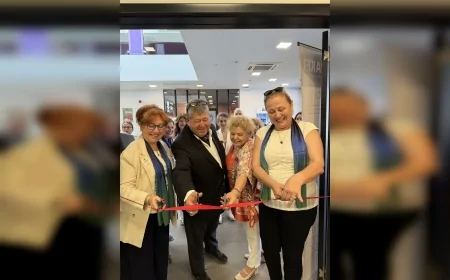 GÖZ VAKFI BAYRAMPAŞA GÖZ HASTANESİ SERGİ SALONUNDA “BU YÜK HEPİMİZE AĞIR” SERGİSİ SANATSEVERLERLE BULUŞTU