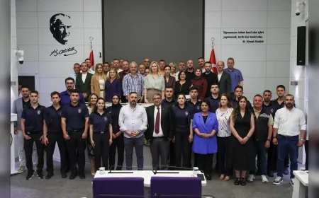 BUCA BELEDİYESİ’NDE 15 YENİ ZABITA GÖREVE BAŞLADI BAŞKAN VEKİLİ HÜSEYİN BENZER “BİZ HALKIN EMRİNDEYİZ”