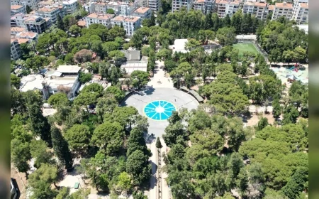 BORNOVA BELEDİYESİ BÜYÜKPARK KURU HAVUZUNU “KUZEY YILDIZI” MOTİFİYLE YENİLEYEREK KENTE ESTETİK KATTI