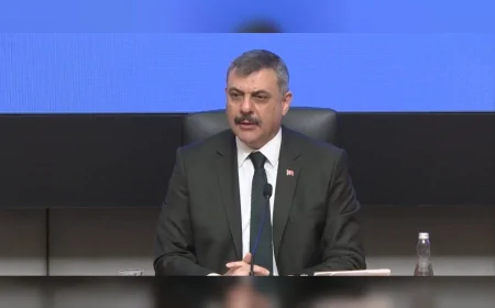 İÇİŞLERİ BAKANI MUSTAFA ÇİFTÇİ: “İYİ BİR KAYMAKAM MAKAMIYLA DEĞİL MİLLETLE KURDUĞU GÖNÜL BAĞIYLA İZ BIRAKIR”