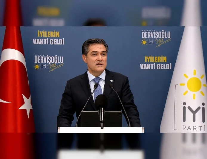 İYİ Parti Sözcüsü Buğra Kavuncu: “Majestelerinin muhalefetini yaratmaya çalışıyorlar”